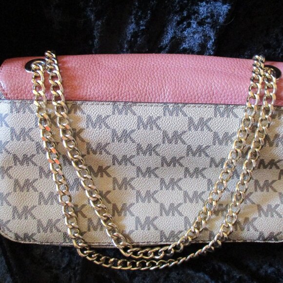 2018 Michael Kors Convertible Shoulder Pink/Tan/Logo Handbag w/Gold Chain - Picture 2 of 11